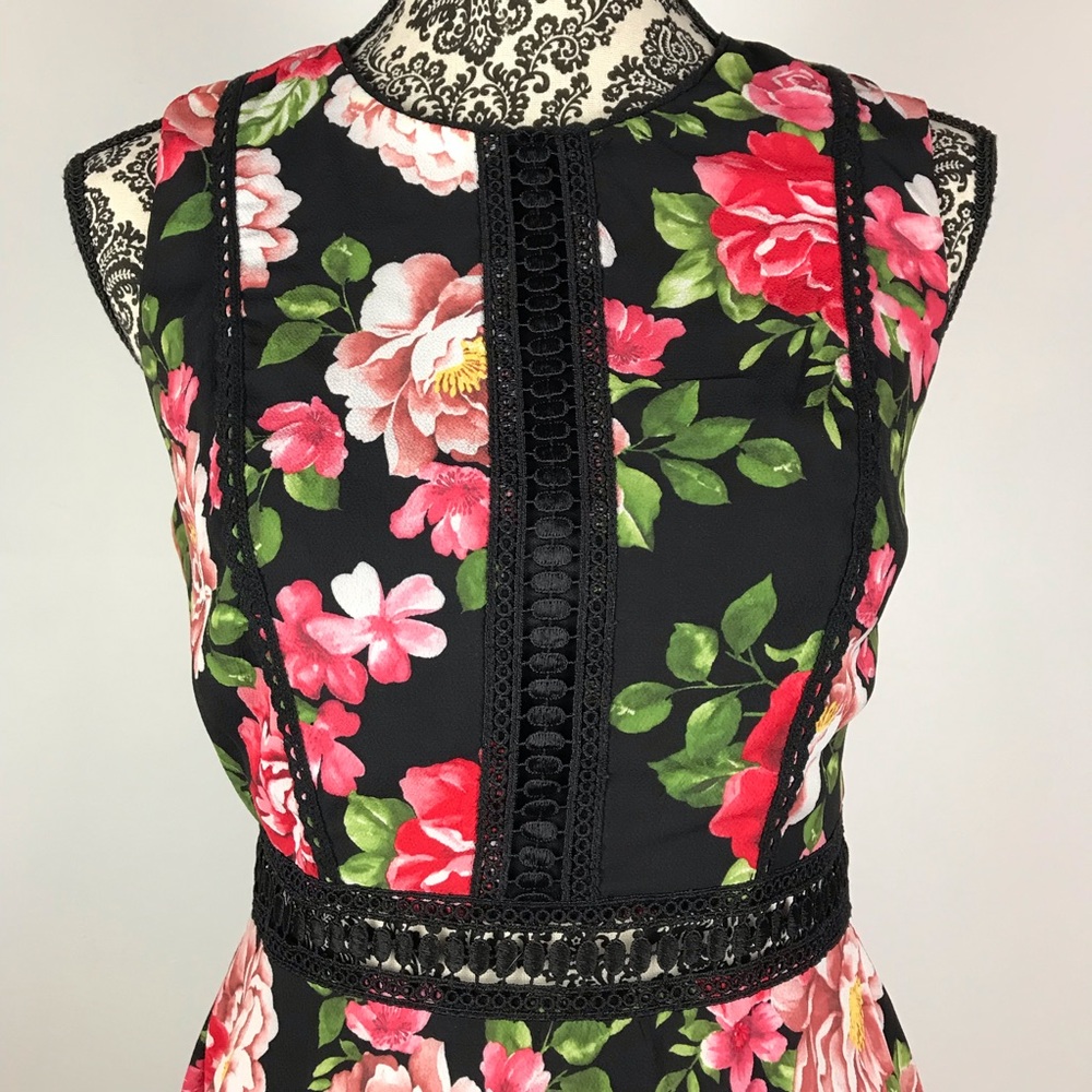 Women’s Sleeveless Mini Floral Dress, Small - Picture 7 of 9